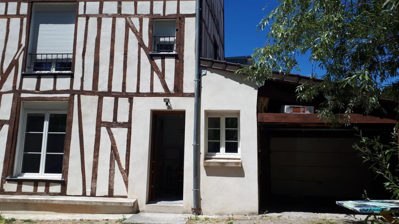 F4 dans maison au calme près du centre de Chalons en champagne Extérieur photo