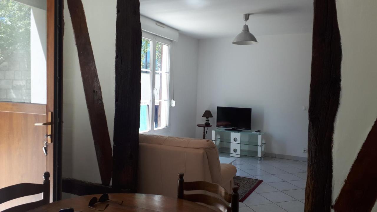 F4 dans maison au calme près du centre de Chalons en champagne Extérieur photo